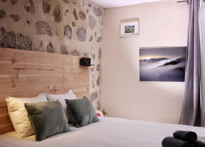 فندق مبيت وإفطار Mas Nouveau D'hotes 3*